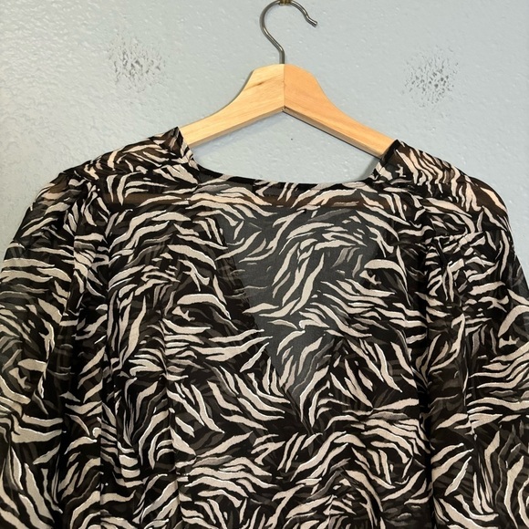 The Kooples Flowing Black and White Zebra Print Sheer V Neck‎ Blouse Size Medium - Picture 9 of 15